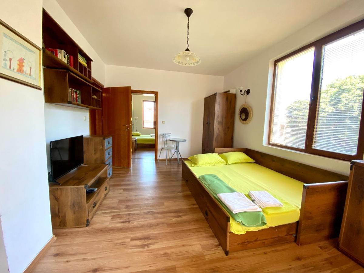 Art Apartments - Pomorie Eksteriør billede